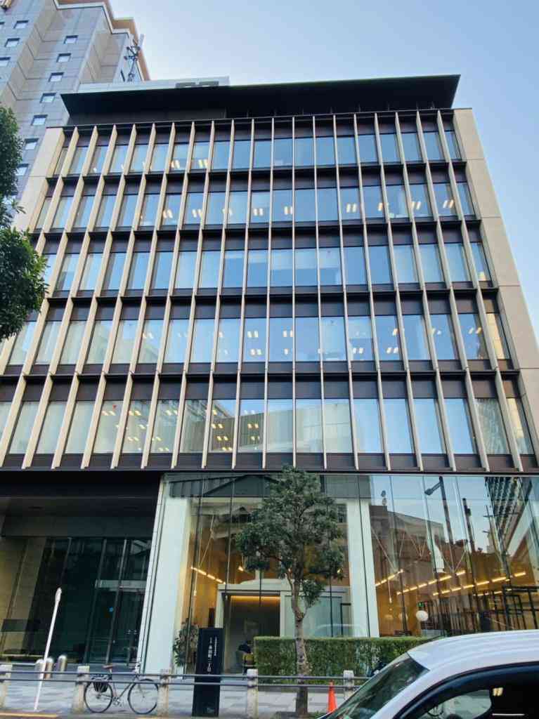三浦瑠麗、夫の横領容疑逮捕で連日の取材対応も、オシャレ出社の