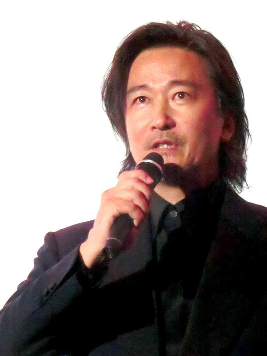 紀里谷和明氏、映画監督からの引退を宣言「これで全うできた」　ラスト作は伊東蒼「世界の終わりから」 : スポーツ報知