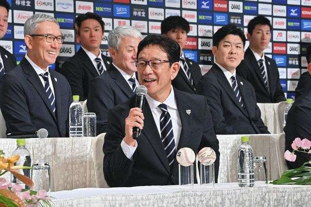 所ジョージがWBC優勝報告会見に疑問「世界一の人が来たときにペットボトルの水かよ」