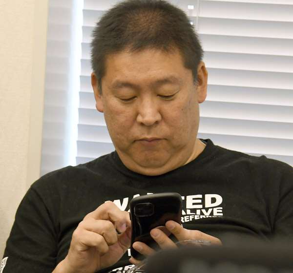 ガーシー容疑者vs立花元党首の“化かし合い”に国民ウンザリ…税金3億円譲渡を勝手に約束｜日刊ゲンダイDIGITAL