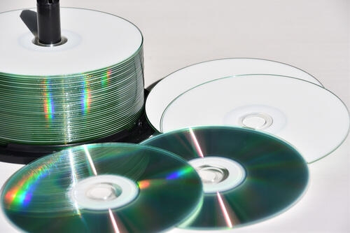 「USBメモリって何？」「CDを焼く!?」　若者に伝わらなくて驚いたPC・ガジェット関連用語