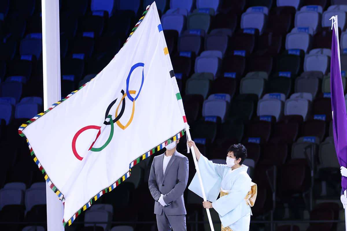 お茶汲み「日当20万円」報道にSNS憤激「返還しろよ」…「五輪費用3.6兆円オーバー」がトレンド入り | Smart FLASH/スマフラ[光文社週刊誌]