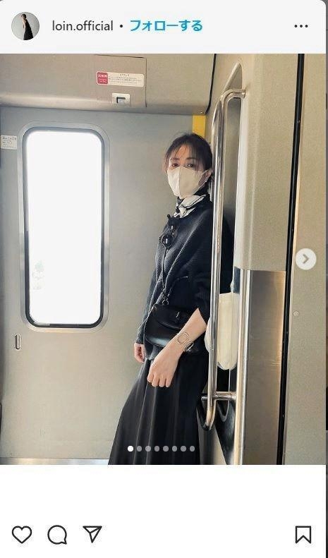 井川遥　娘と2人旅　特急座れずデッキに佇む美貌がヤバい　私服もレベチ「二度見しそう」「美しすぎるママ」