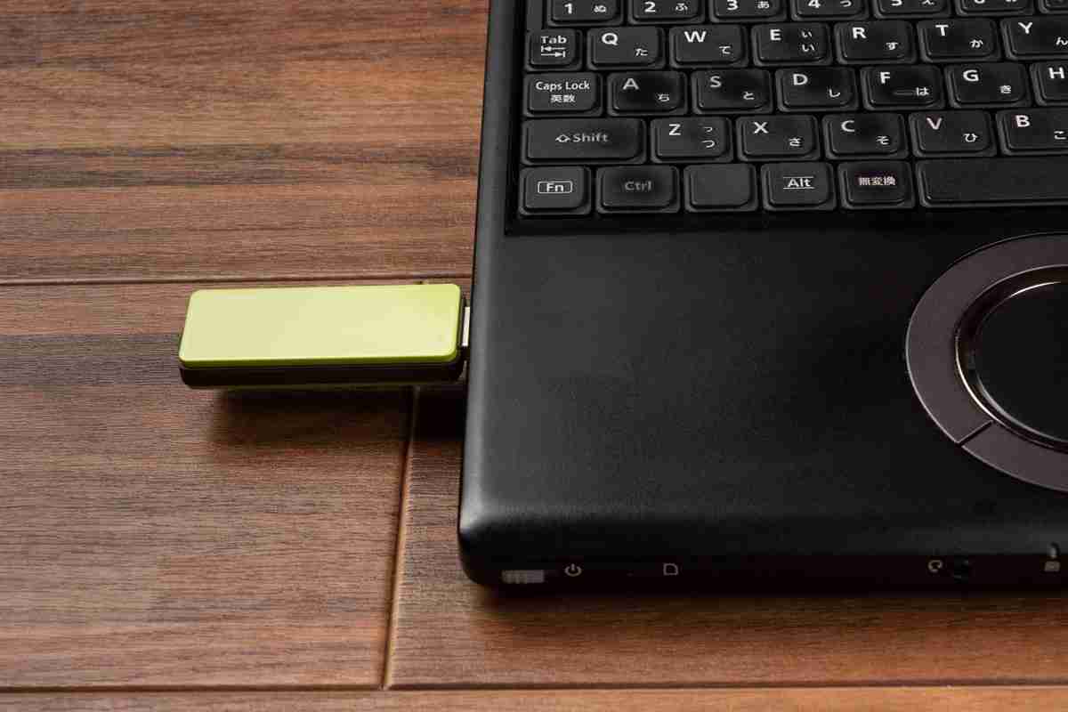 「USBメモリって何？」「CDを焼く！？」 若者に伝わらなくて驚いたPC・ガジェット関連用語 | マネーポストWEB