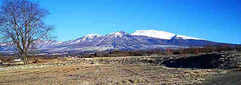 浅間山の火山ガス、29日は1600トン　17日から大きく増加　火山性地震は73回　気象庁の解説情報｜信濃毎日新聞デジタル　信州・長野県のニュースサイト