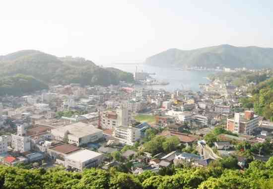 対馬、島全体を韓国人が買い占め始めている…日本人の島民を雇う韓国人経営の店も