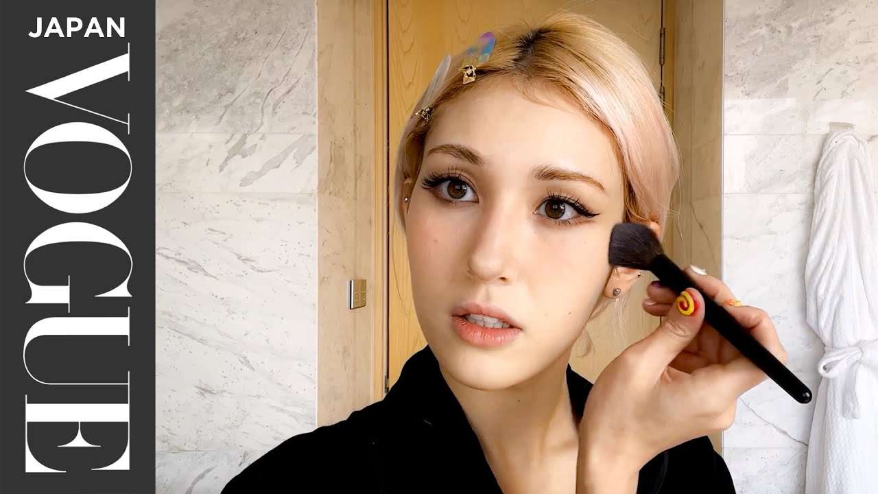 K−Popアイドル、チョン・ソミが、朝のスキンケアと新曲メイクを紹介。| Beauty Secrets | VOGUE JAPAN - YouTube