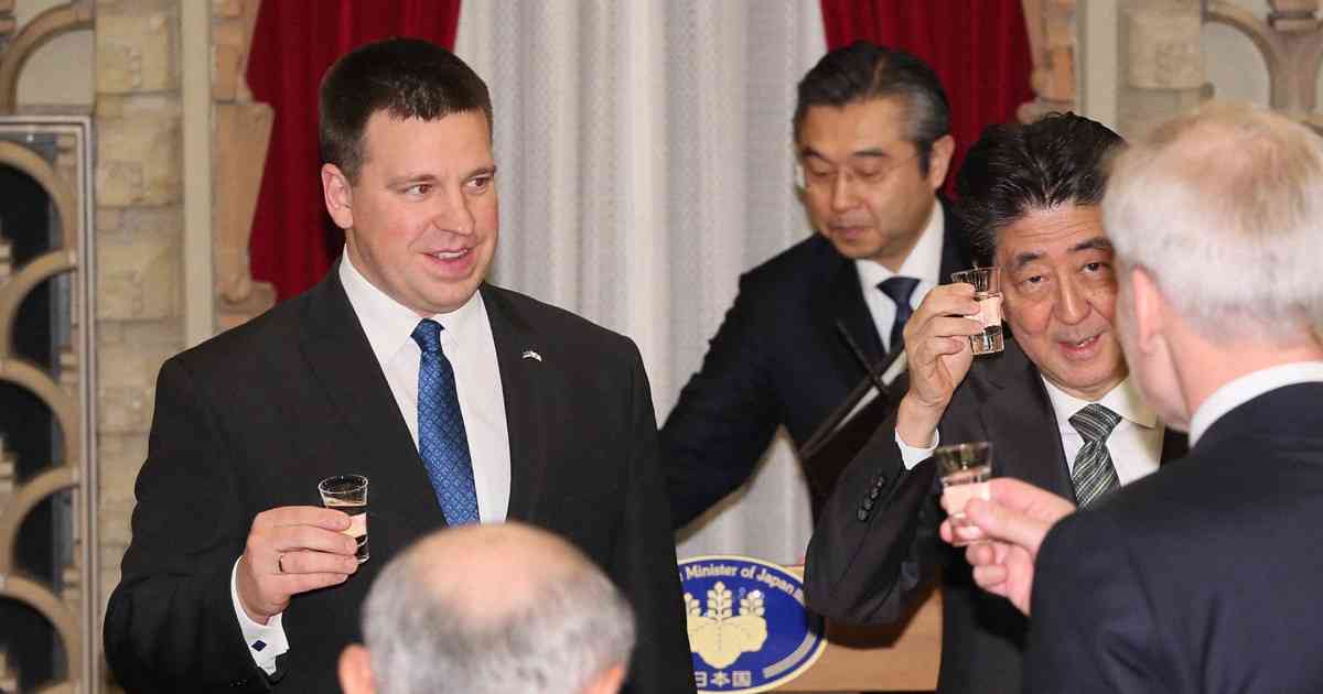 官邸の食事会を外交にフル活用した安倍元首相 |  | 西川恵 | 毎日新聞「政治プレミア」