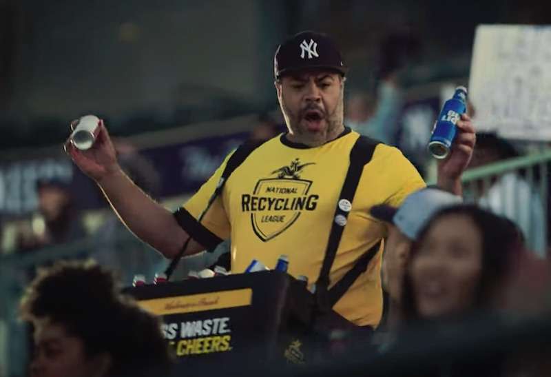 【WBC優勝の裏で】「ビールの売り子が女性ばかりは異様」ツイートに賛否両論!「女性のほうが向いている」球場広報の見解、男性売り子に聞いた「自分にしかないメリット」