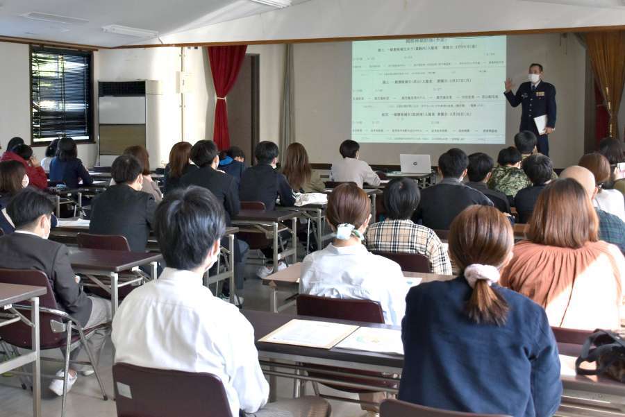 自衛隊は「つぶれない大企業」 奄美の高卒入隊者、10年で4倍　有事を思うと「本音は…」親の胸中複雑 | 鹿児島のニュース | 南日本新聞 | 373news.com