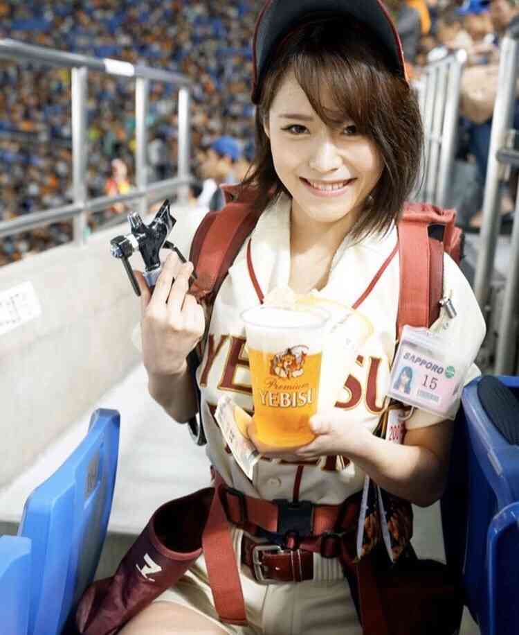 【WBC優勝の裏で】「ビールの売り子が女性ばかりは異様」ツイートに賛否両論!「女性のほうが向いている」球場広報の見解、男性売り子に聞いた「自分にしかないメリット」