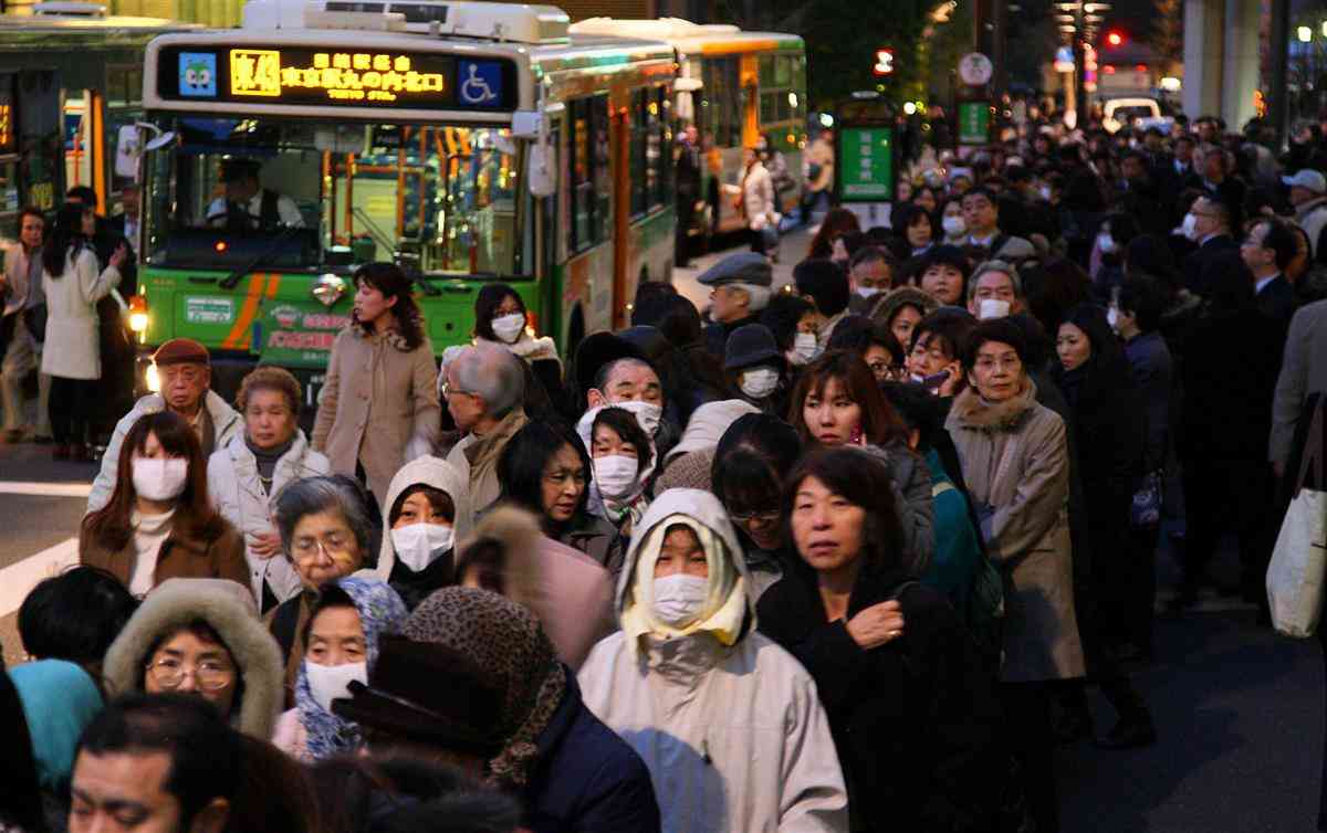 東日本大震災の影響で電車の運転見合わせが相次ぎ、東…｜震災から１０年「巨大地震」「富… 写真1/2｜zakzak：夕刊フジ公式サイト