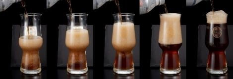 タリーズコーヒー、新感覚の「炭酸コーヒー缶」5月8日より発売 グラスに注げば“黒ビール”のような泡感に