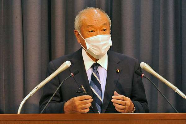 自賠責の運用益6000億円を借入「申し訳ないと思う」鈴木財務相 来年度から「賦課金」さらに国民負担へ | 乗りものニュース