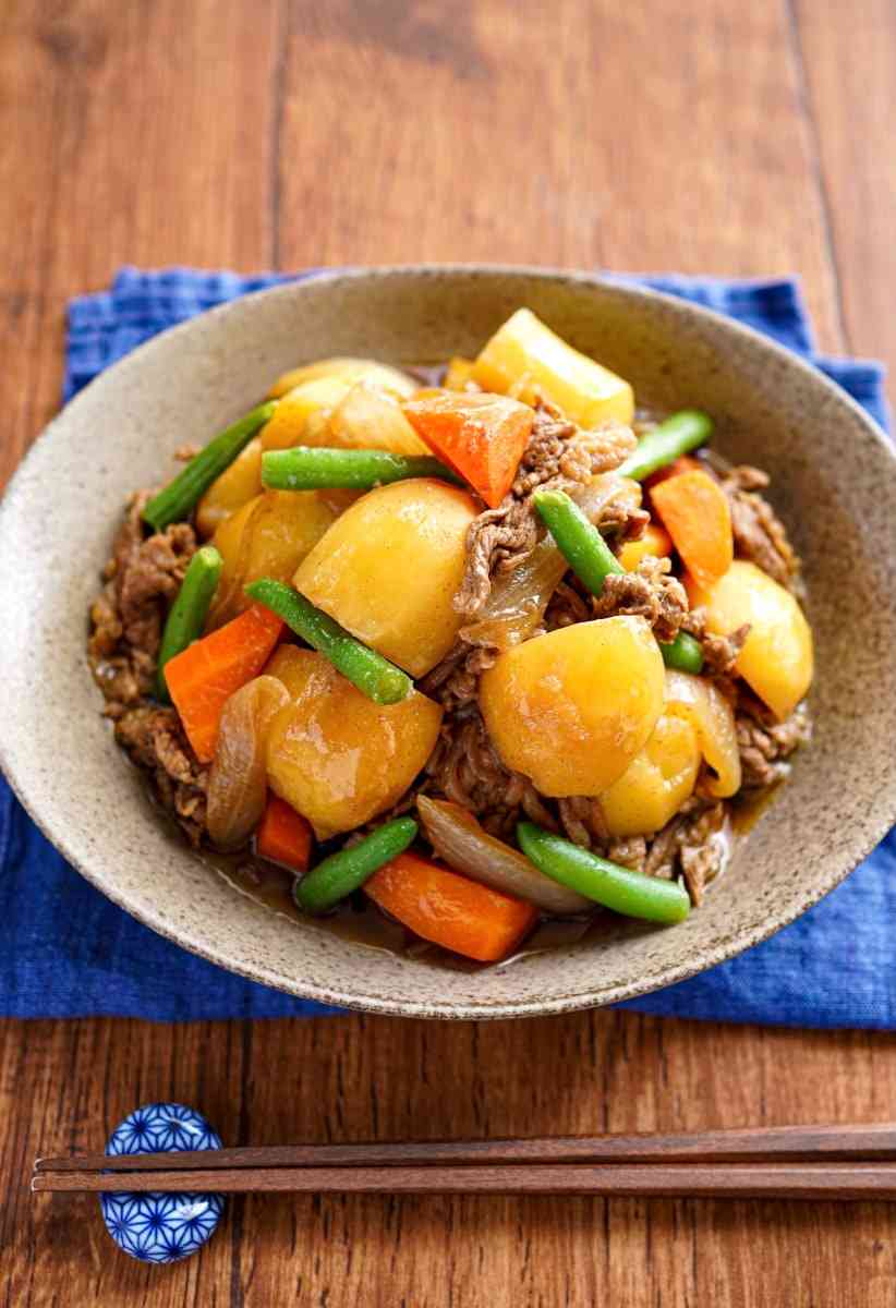 「おふくろの味」はなぜ「肉じゃが」なのか　家庭科の調理実習やメディアの影響も