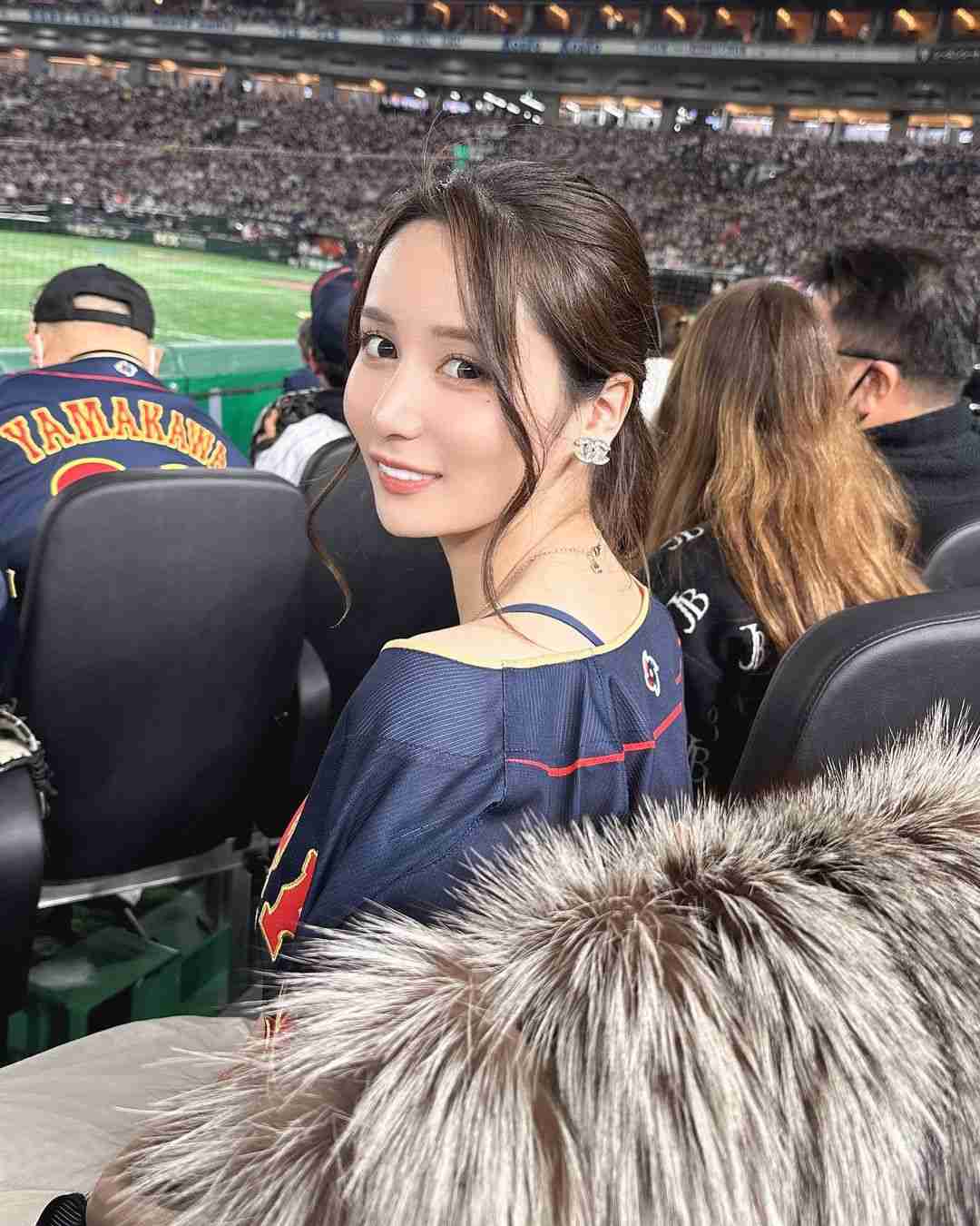 「TPOわきまえろ」WBC韓国戦で“胸元全開”応援が物議のインフルエンサー“ゆいぱん”に直撃！「私もいち野球ファンです」