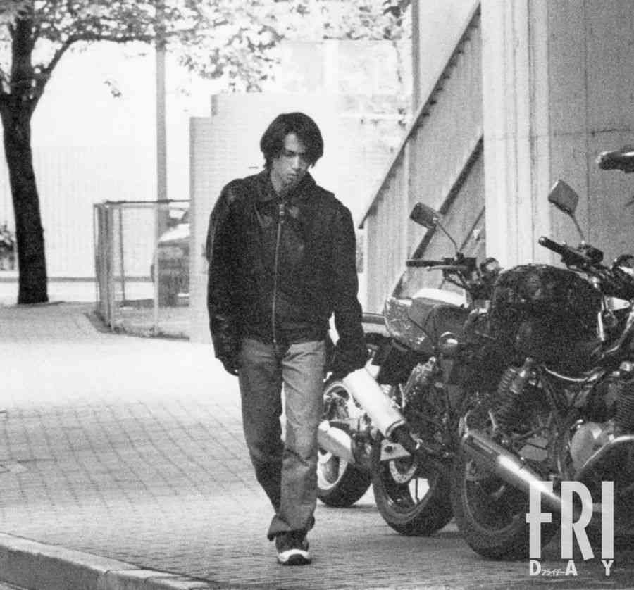 “10年愛”交際報道の堂本光一 27年前に報じられた５歳年上アイドルとの「変装通い愛」写真（FRIDAY） - Yahoo!ニュース