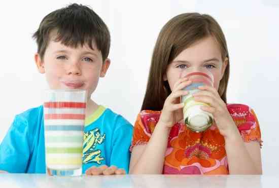牛乳は超危険！子供は絶対NG！がん・糖尿病・脳梗塞・心筋梗塞の恐れ
