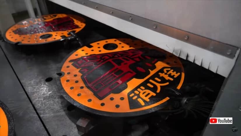 世界が注目する日本のマンホール。その作り方動画が話題に
