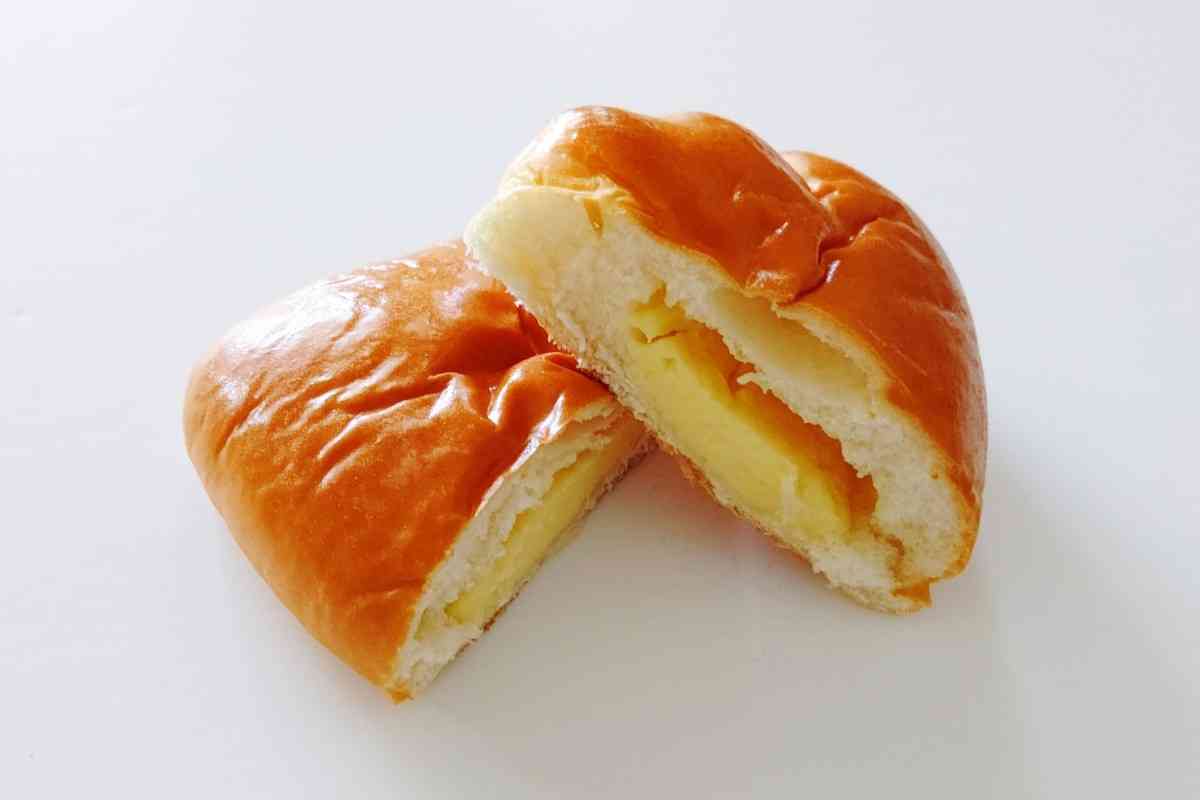 「一番好きな菓子パン」ランキング発表！ 2位は「クリームパン」…圧倒的1位は“食感が2度楽しい”パン | オトナンサー