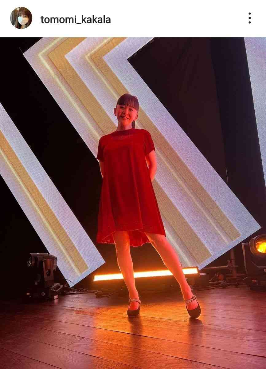 「すげー痩せてる！」３０キロ減量で激変の４８歳・華原朋美、ミニスカ全身ショットが大反響「ますます可愛く」 : スポーツ報知