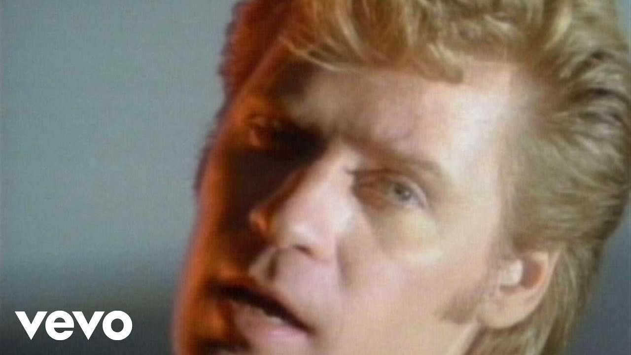 Daryl Hall & John Oates - Maneater (Official Video) - YouTube