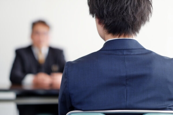 「独身で酒を飲む人は遅刻するから採用しない」！？ 面接官の言葉に驚愕した男性 | キャリコネニュース