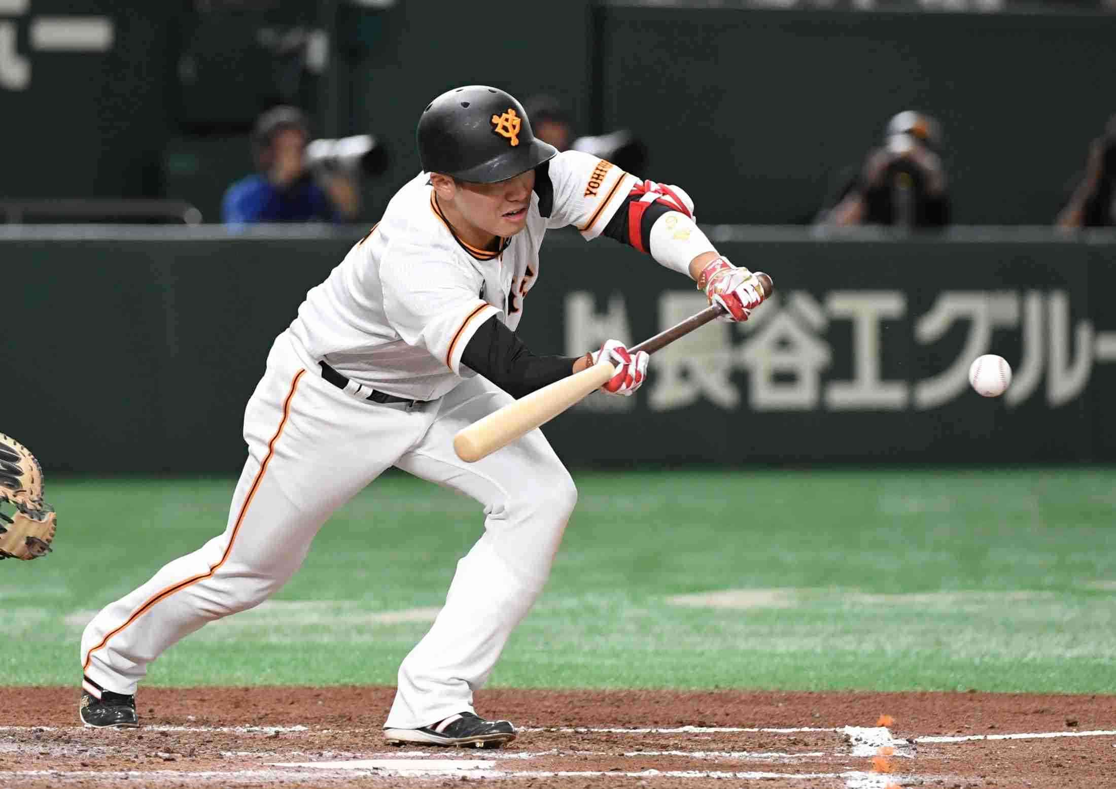 巨人　不振の坂本が2年ぶり送りバント　スタンドからどよめき