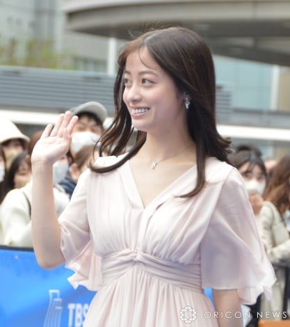 TBS春ドラマキャストがブルーカーペット登場 福山雅治も豪華共演に感心「テレビで観た方がいる」