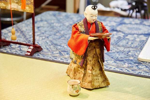 製造主に感謝！　岡山のお好み焼き店で長年働く「配膳ロボ」が時代を先取りしすぎてる