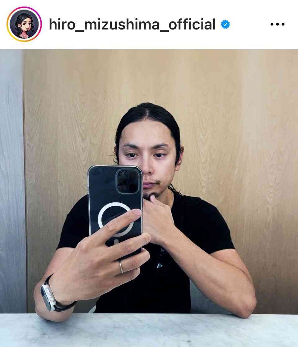 水嶋ヒロ、39歳誕生日にロングヘアの近影公開「顔見たいってお願いが多かったから頑張って撮ってみた」