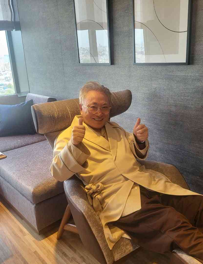 78歳・高須院長、6日に膀胱がんの手術へ「また新式癌手術を経験できる。楽しみだ」「絶対勝つぜ」