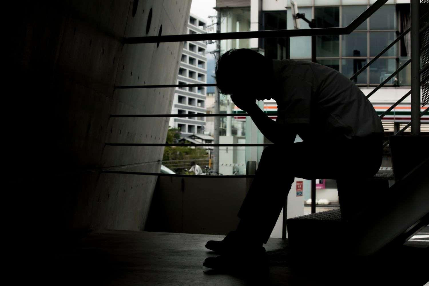         孤独な中年が抱える「リスク」。うつ状態や依存症、攻撃的な性格になりやすくなるわけ | 日刊SPA!    
