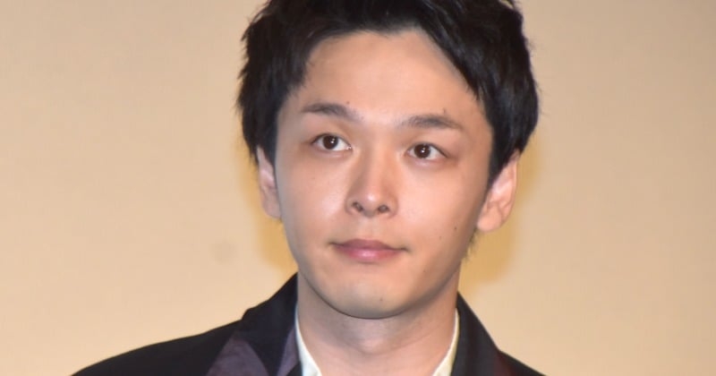 中村倫也、水卜アナとの結婚発表後初の公の場　会場から拍手＆祝福に笑顔「ありがとうございます」  | ORICON NEWS