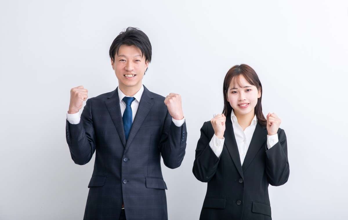 楽天、2024年卒「新卒就職人気企業ランキング」トップ20発表 2位は昨年1位「NTTデータ」…初の首位となった企業は？ | オトナンサー