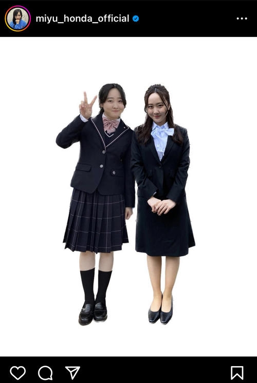 本田望結、早大と青森山田高の入学式ショットを並べて公開「どっちもかわいい」「スーツ似合う」