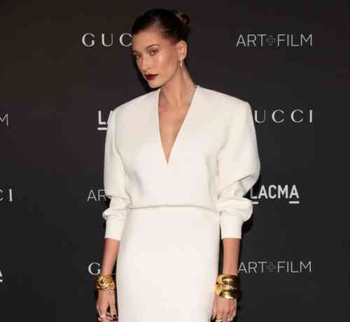 ジャスティン・ビーバーの妻、“心臓手術”成功に感謝 | Narinari.com