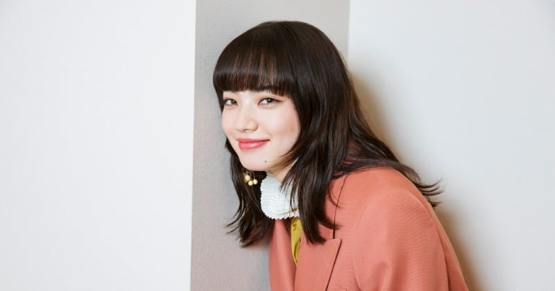 小松菜奈、“眉毛ナシ”の衝撃ビジュアル「誰か分からなかった」「かっこいい!!」  | ORICON NEWS
