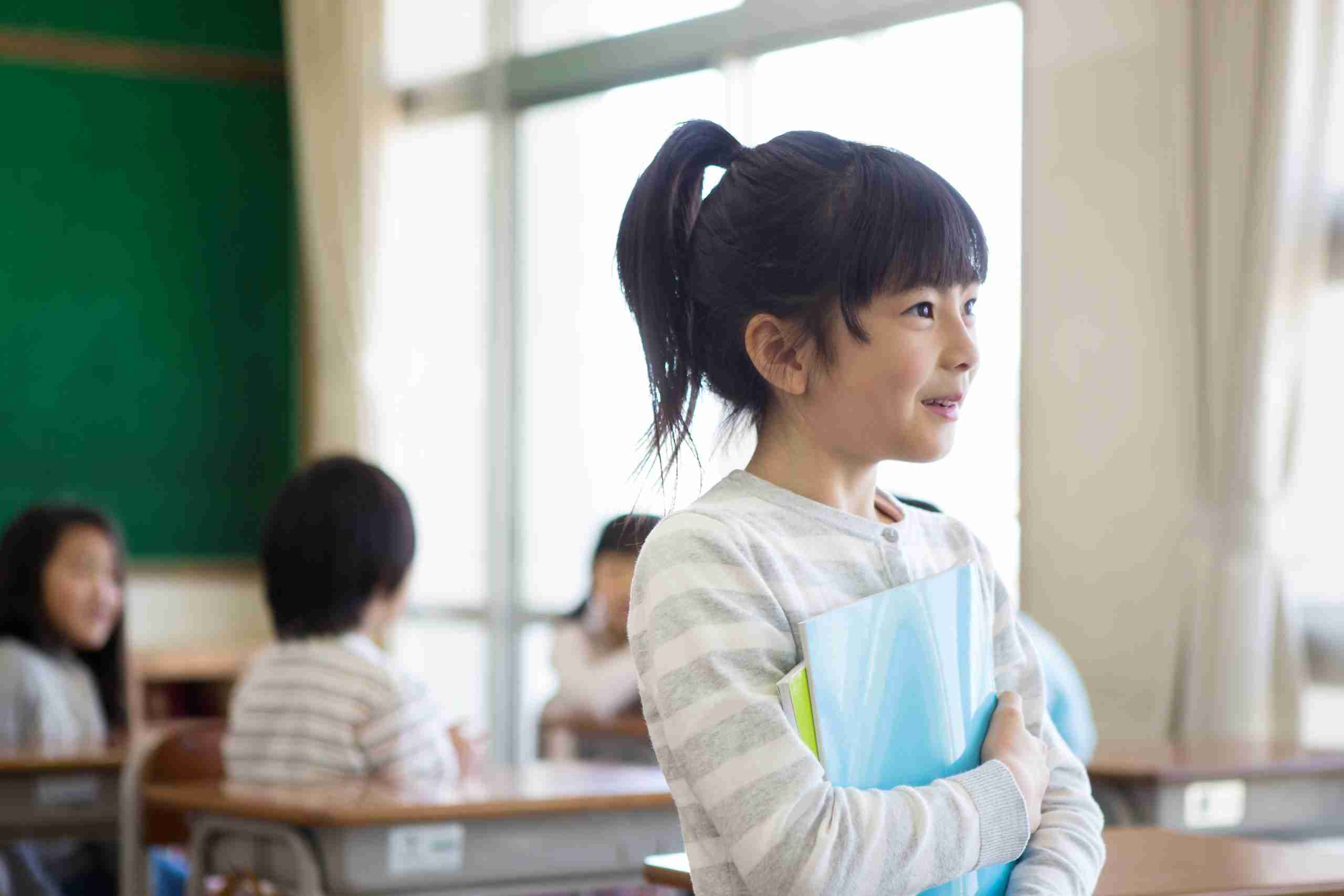         11歳の娘に「女の子らしさ」を求めてしまい悩む45歳の母親。塾経営の笑い飯・哲夫が令和の教育を考える | 日刊SPA!    