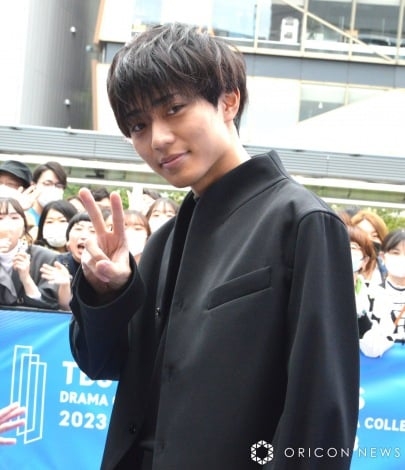 TBS春ドラマキャストがブルーカーペット登場 福山雅治も豪華共演に感心「テレビで観た方がいる」