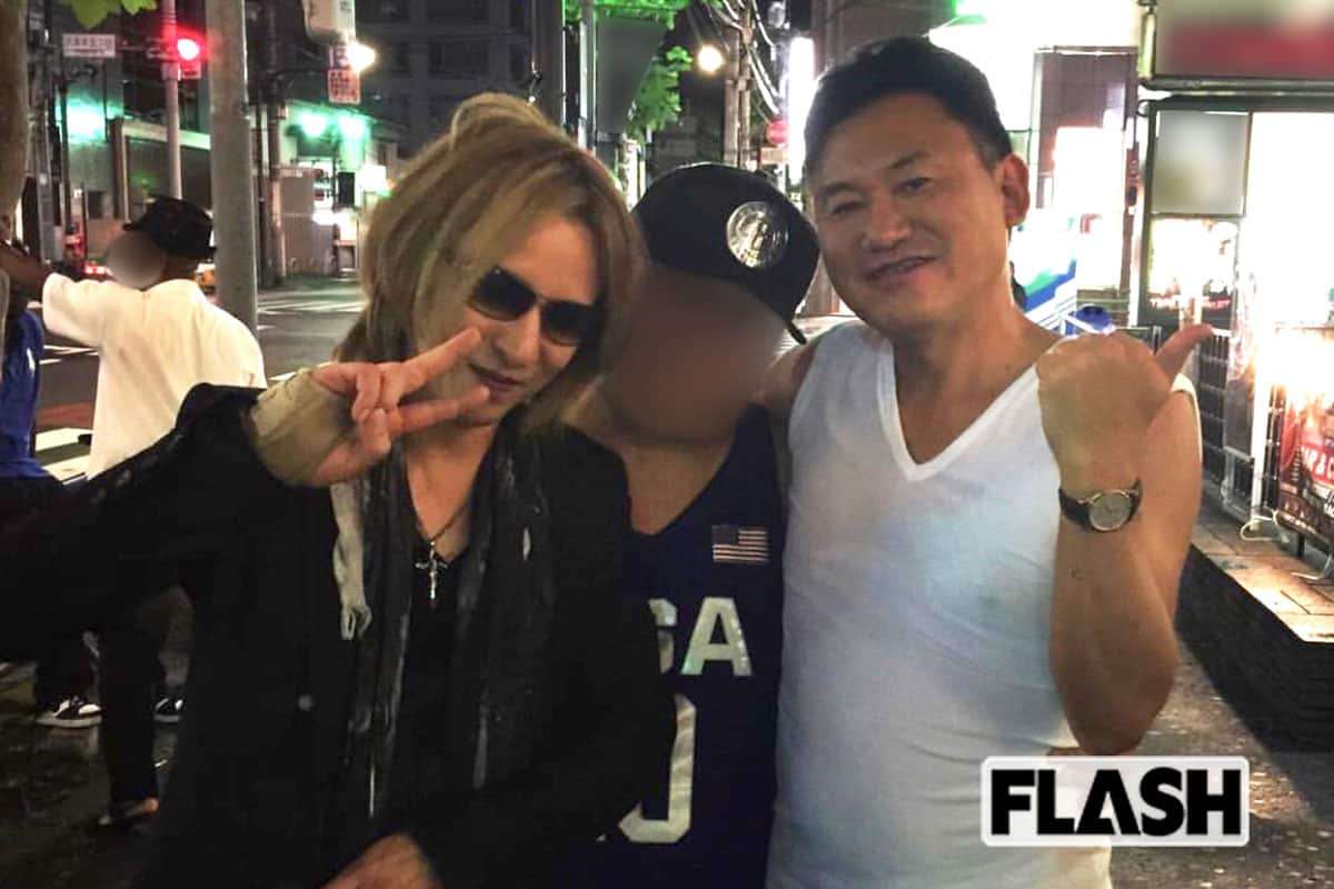 三木谷浩史・楽天会長、暴力団組員との密接交際写真「俺はコカインの密売人」 | Smart FLASH/スマフラ[光文社週刊誌]