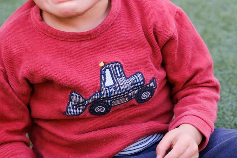 男の子の服、なぜ乗り物や恐竜ばかり？　性差根強い子ども服に「もっと増やして」の声 | ENCOUNT
