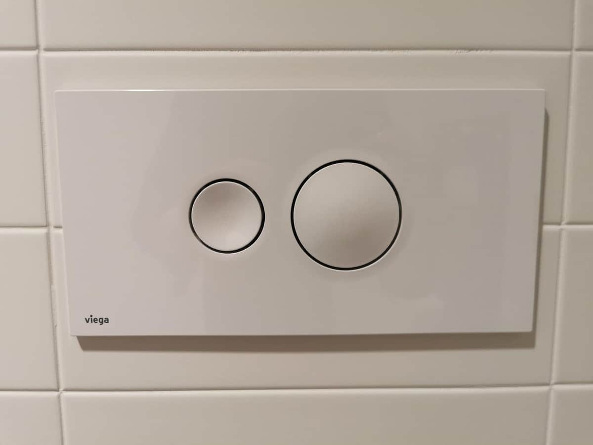「初見だったら泣くw」Apple直営店のトイレに困惑の声 まるでIQテスト?斬新デザインが話題に