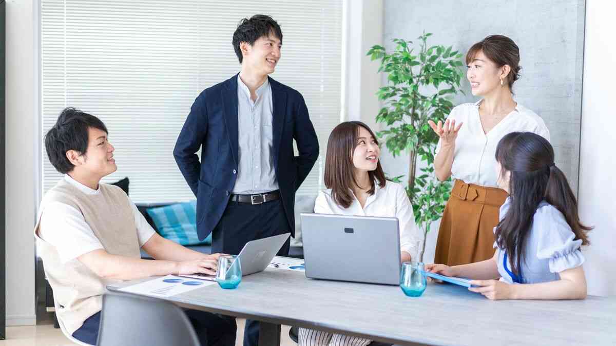 あなたは周りにいる｢5人｣の平均になる…ストレスゼロの快適な人間関係に潜む大きすぎるリスク ｢会うと疲れる人｣からの誘いを断らないほうがいい | PRESIDENT Online（プレジデントオンライン）
