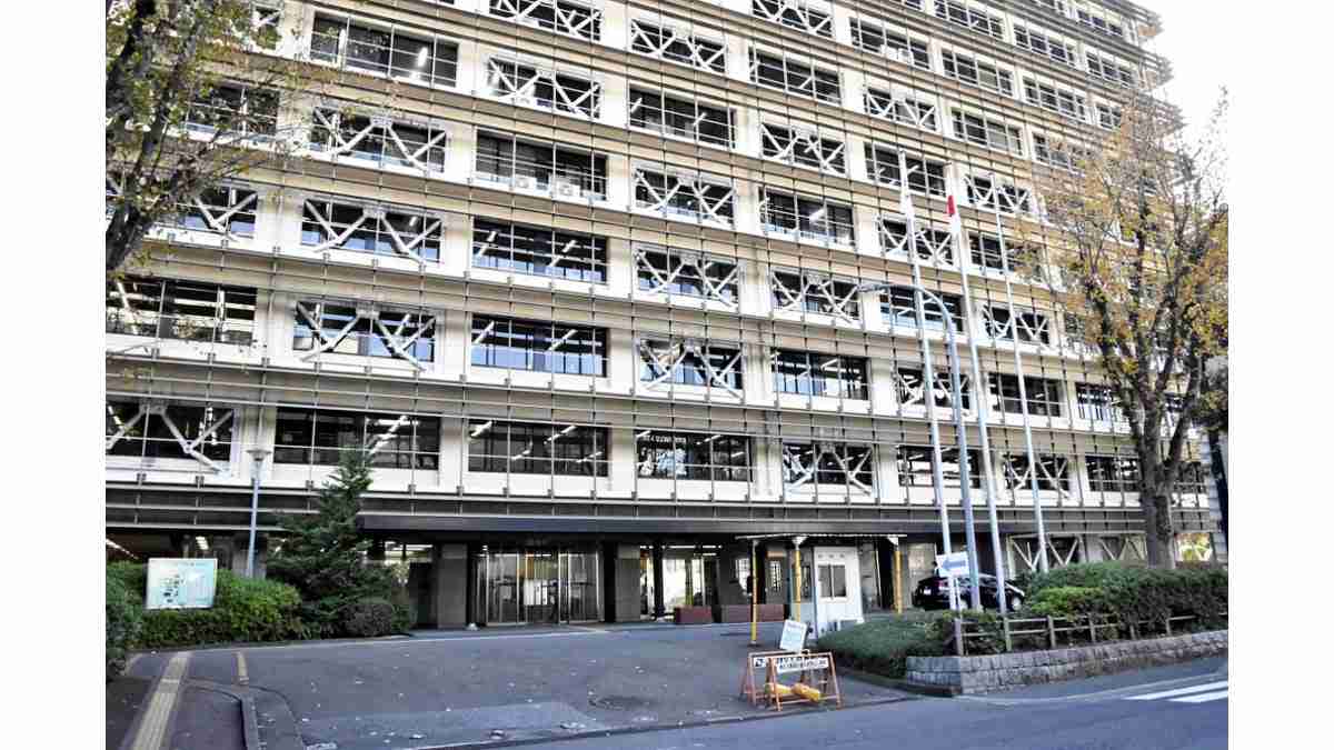 車の窓から「たばこポイ捨て」１５本、男を逮捕…住民通報で警察署員が張り込み : 読売新聞
