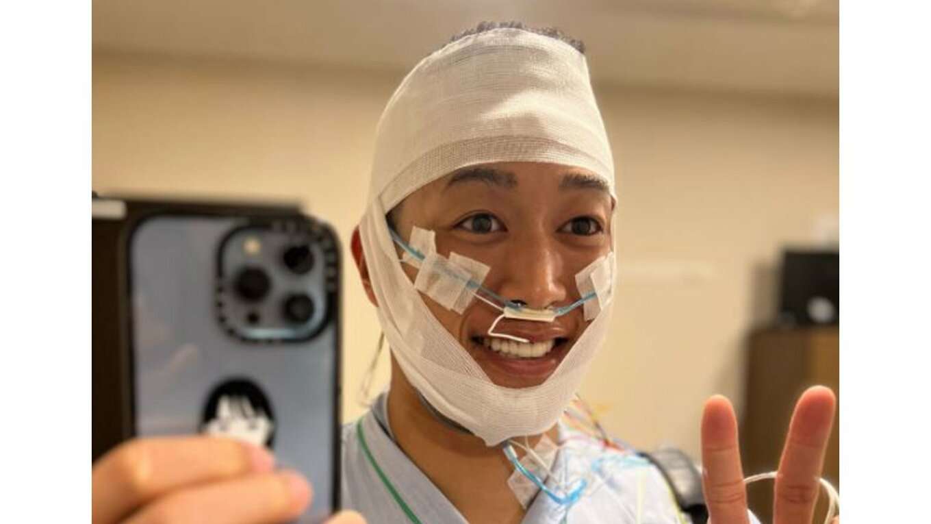 関口メンディーさん　包帯姿の写真を披露「入院しました」「自分の『睡眠』を見直したくて」