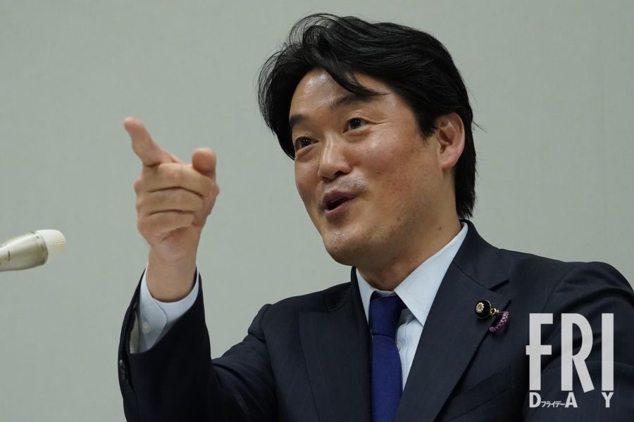 あだ名は「ボッチ君」…！立憲民主党・小西議員の「サル発言」に他党もブチギレ中（FRIDAY） - Yahoo!ニュース