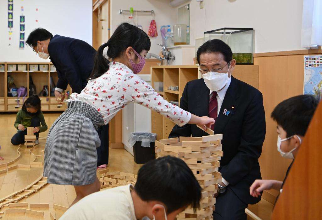 異次元の少子化対策は正社員パワーカップル向け？　「子育てで貧乏になる」構図に専門家は疑問(1/3)〈dot.〉 | AERA dot. (アエラドット) 