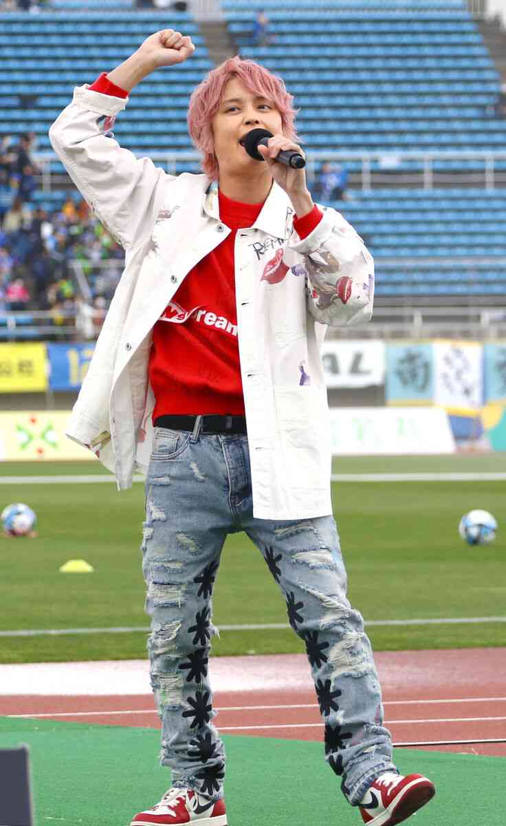 歌手の手越祐也がＪ２山形の試合前にスペシャルライブで熱唱「一緒に勝利をつかみましょう」 : スポーツ報知
