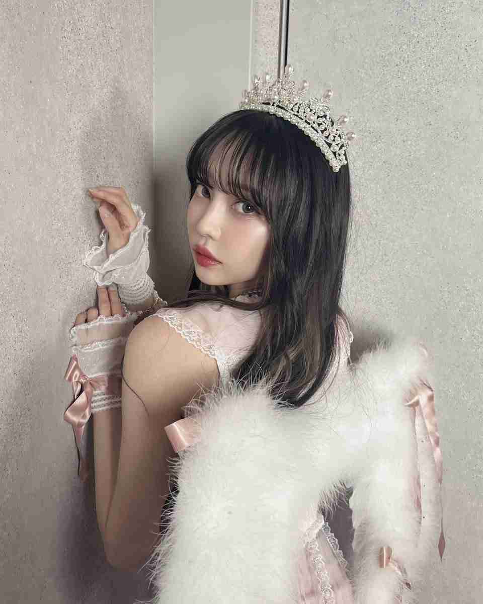中村雅俊の三女・中村里砂、透けドレスで“美尻”チラリ「セクシーで可愛い」「美しすぎ」